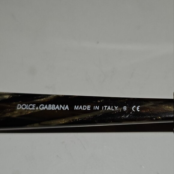 Luxurious Dolce & Gabbana Tortoiseshell Oversized Sunglasses - Italy 🕶️ - Picture 9 of 16